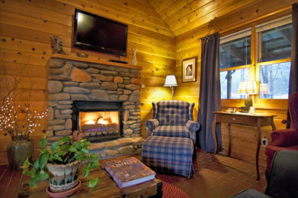 fire-place-willow-creek-cabin