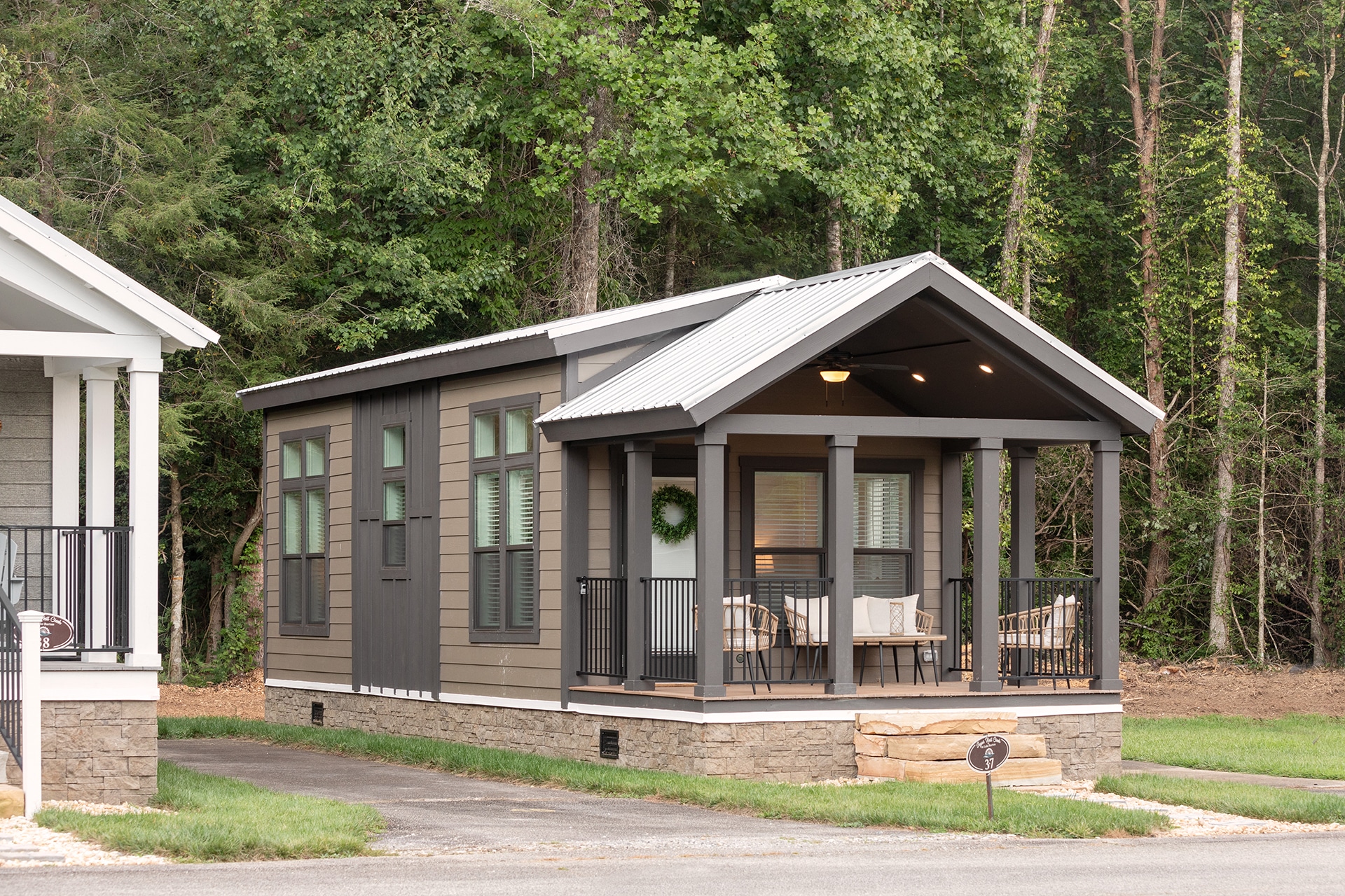 Vc Rvn Cahaba Model - Pigeon Forge Landing RV Resort, an RVC Outdoor Destination